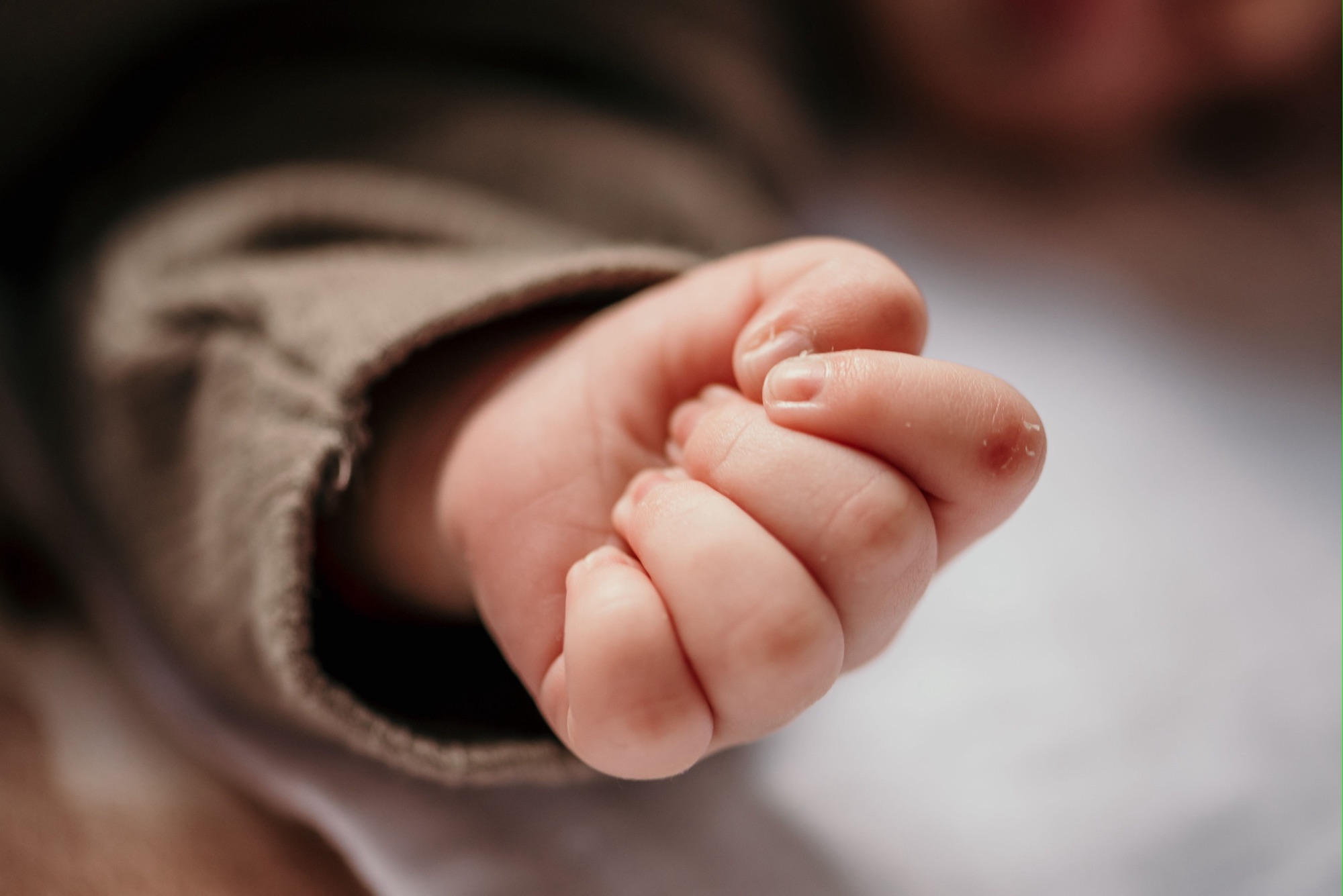 Newborn Sleep Schedule 0–8 Weeks: Tips for First-Time Moms